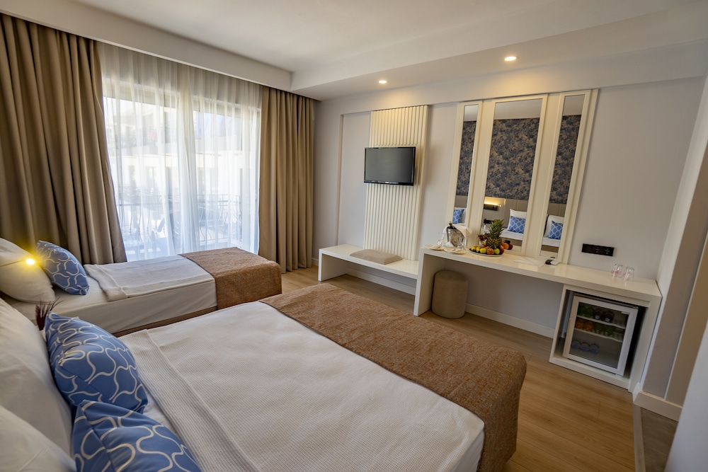 Standard Room (2+2) photo 1