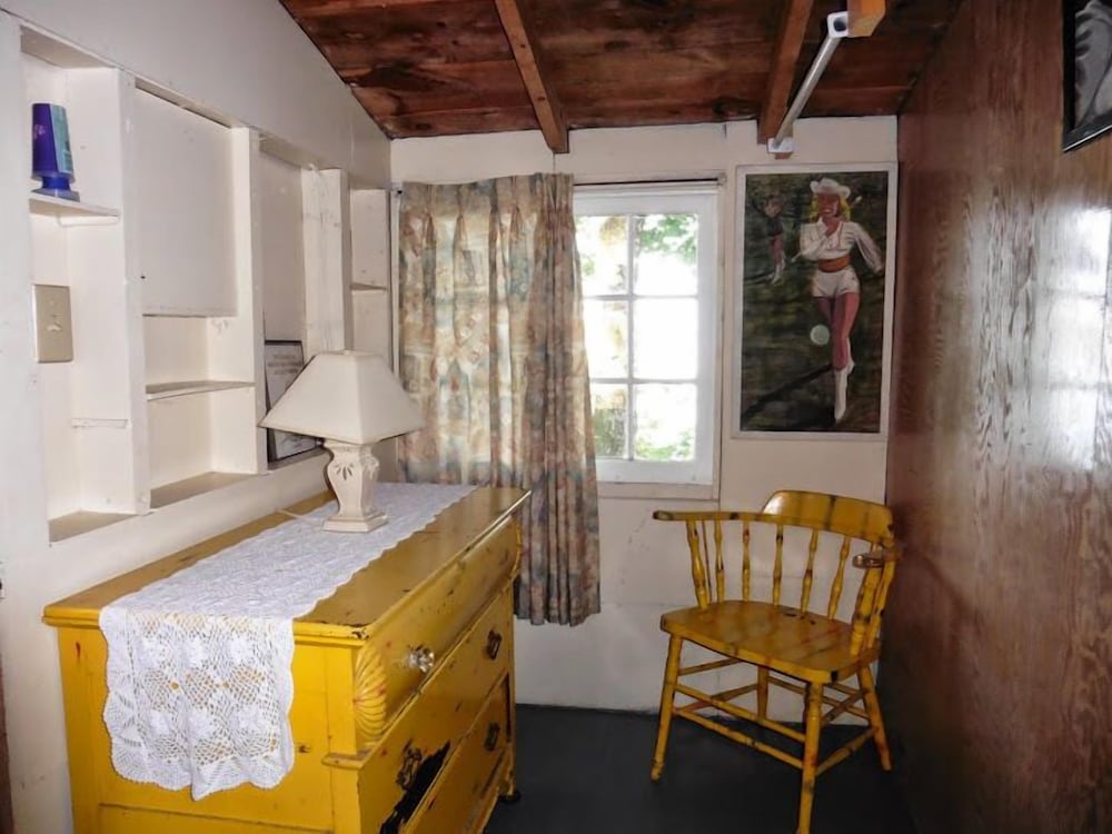 Traditional Cottage, 2 Bedrooms, Kitchen, Bay View (Waterfront Cottage 3) photo 2