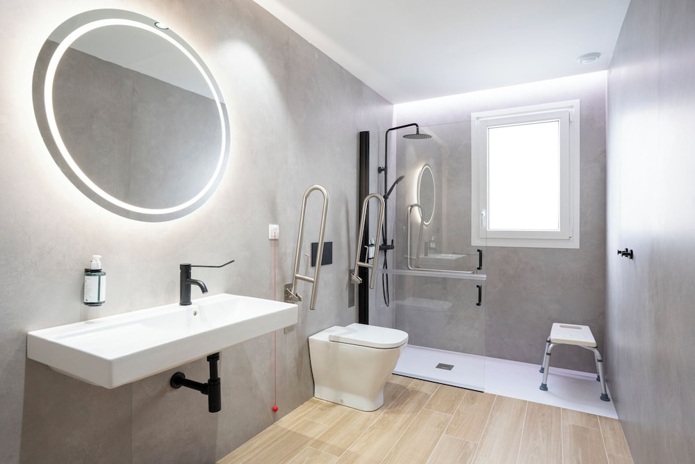 Apartment, 2 Bedrooms, Mobility Accessible