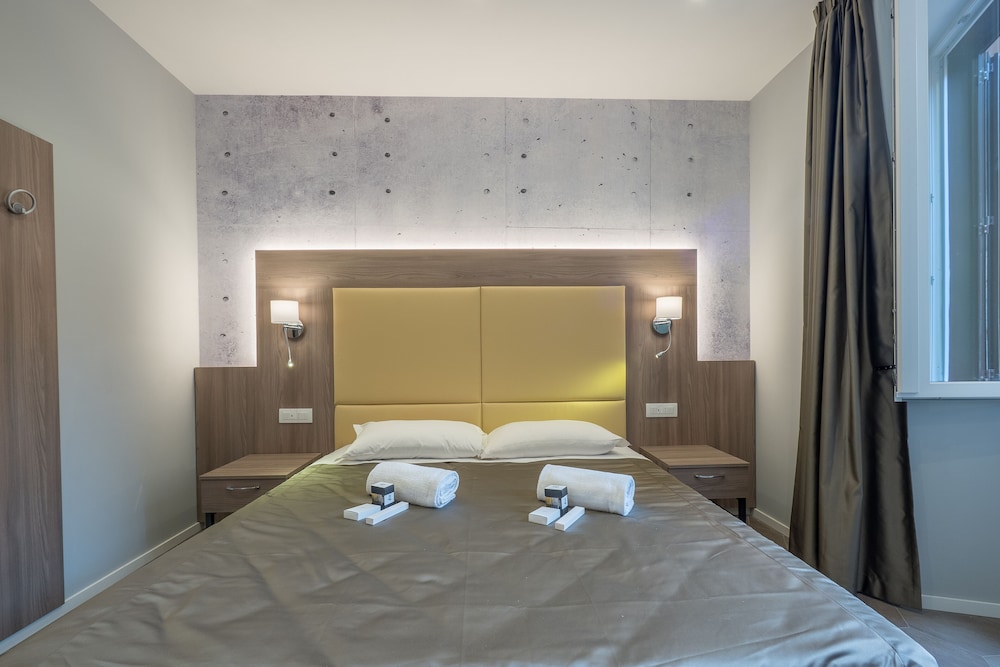 Junior Double Room, 1 Bedroom photo 3
