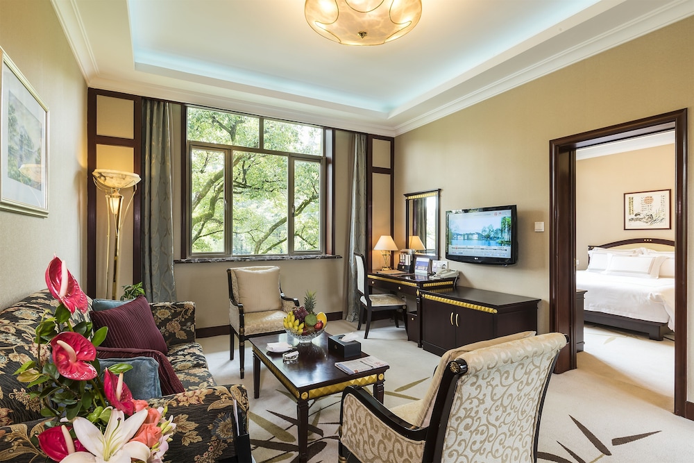 Elegant Suite photo 1
