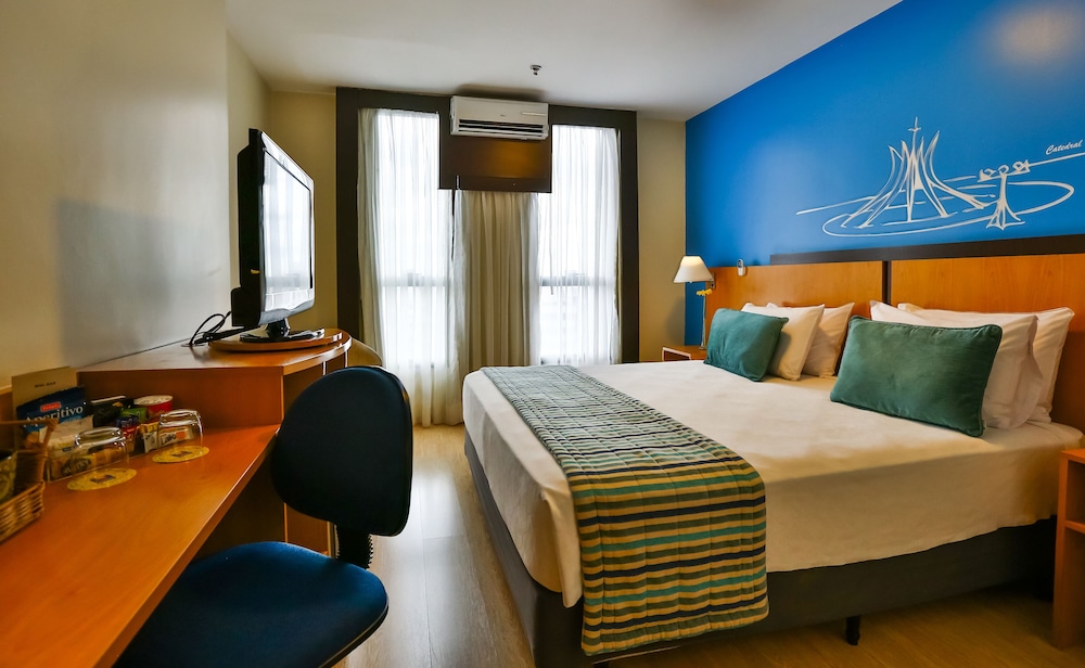 Deluxe Room, 1 Queen Bed - Photo 1