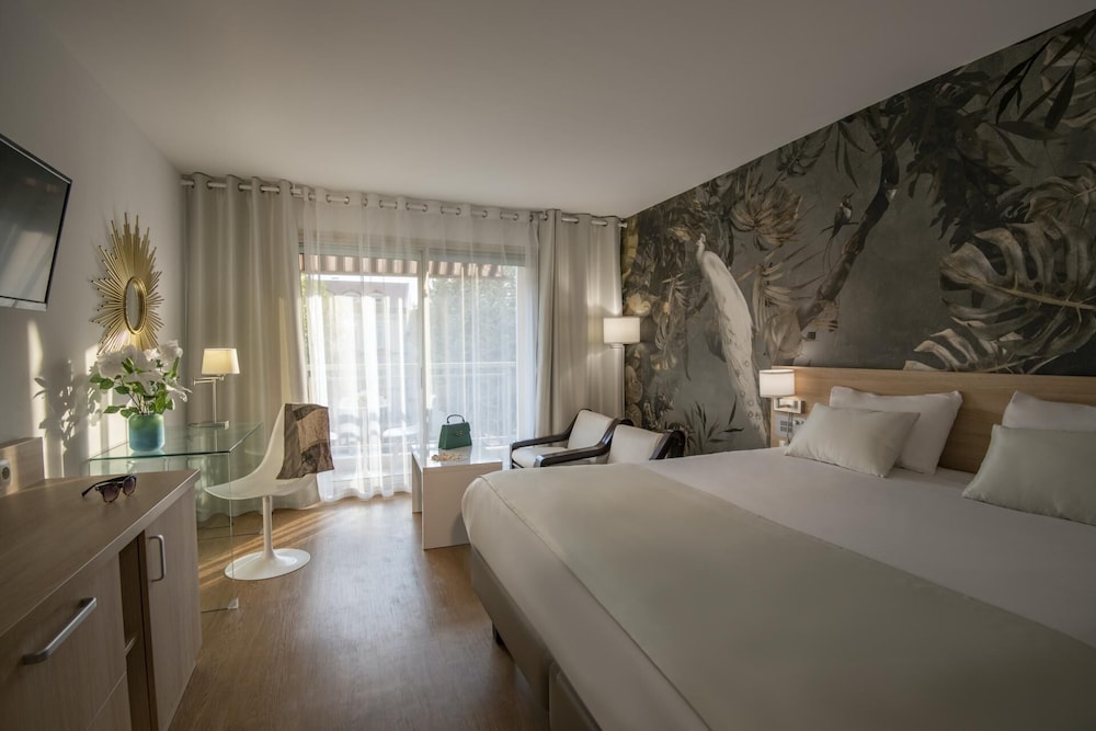 Luxury Double Room, Ensuite, Garden View - Photo 3