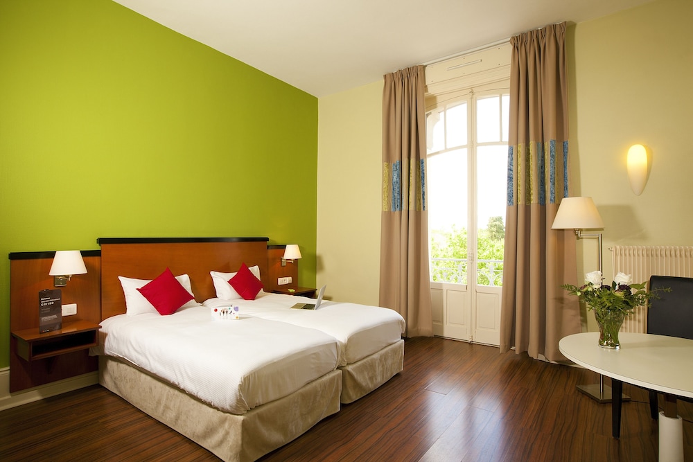 Standard Studio, 2 Twin Beds