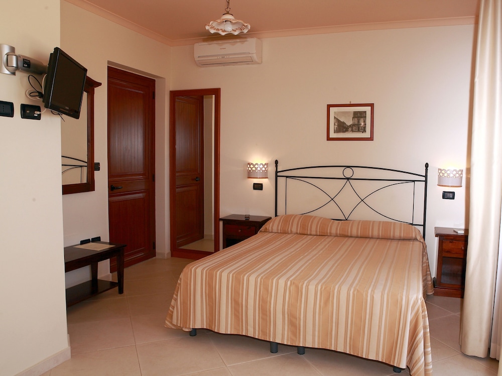 Triple Room, Balcony