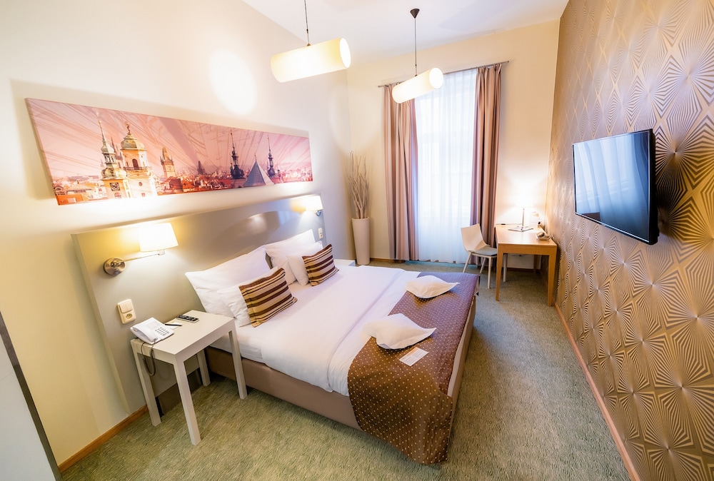 Deluxe Double or Twin Room - Photo 5