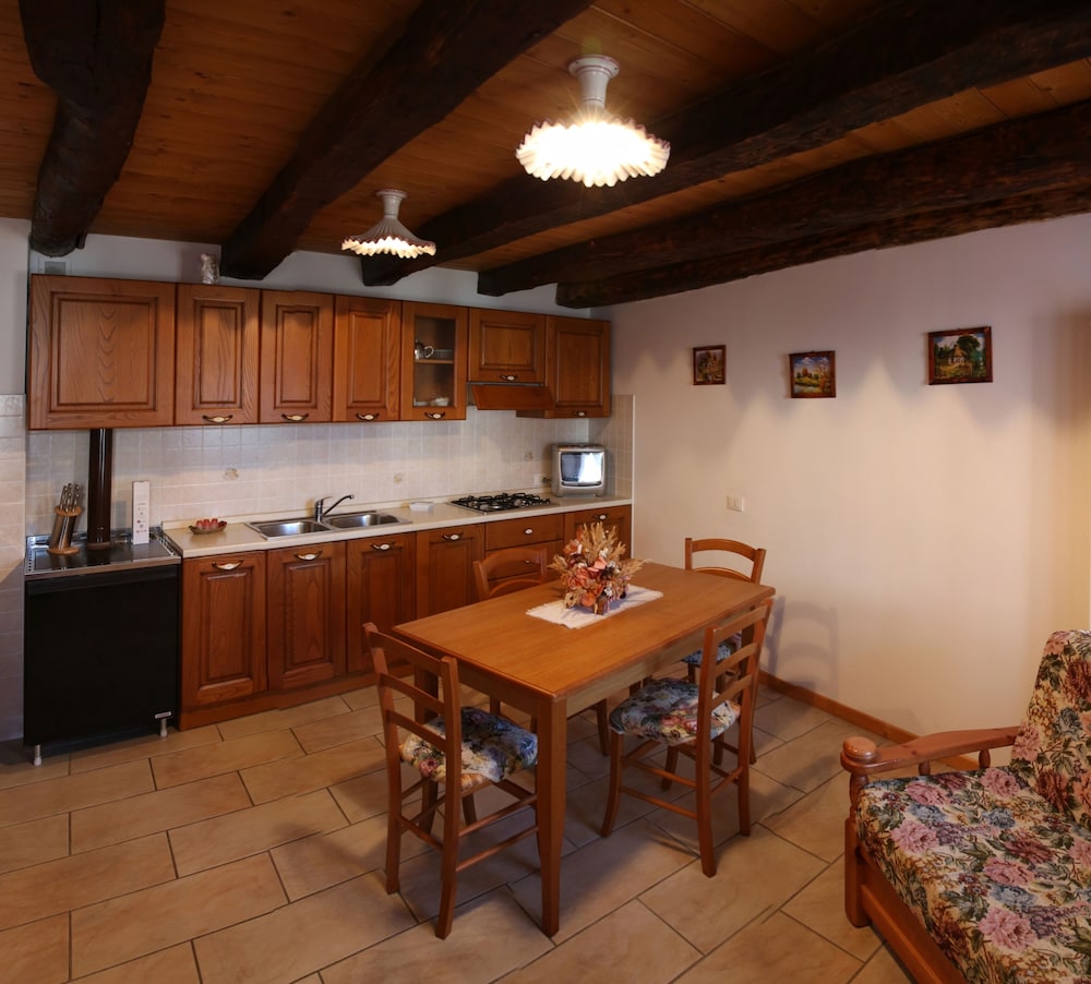 Apartment In Questarie (One Bedroom) photo 2