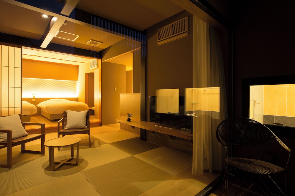 Japanese-style Twin Room, Balcony, Garden View photo 1