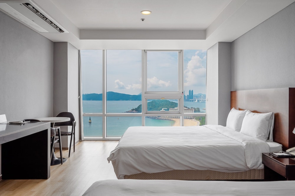 Deluxe Twin Room, Ocean View - Photo 7
