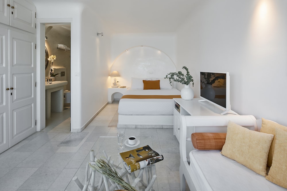 Junior Suite ( Caldera View) - Photo 13
