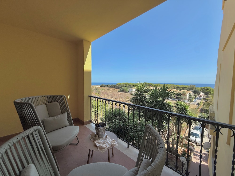 Panoramic Suite, Sea View - Photo 19