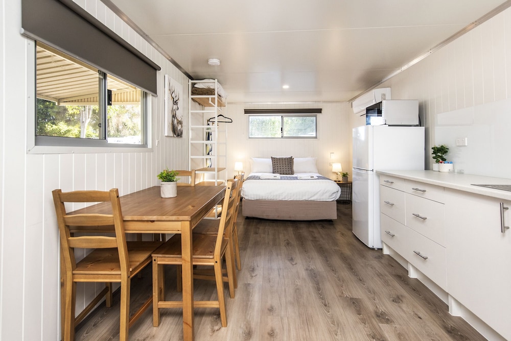 Luxury Cabin, Multiple Beds, Non Smoking, Kitchenette (Pet Friendly) photo 2