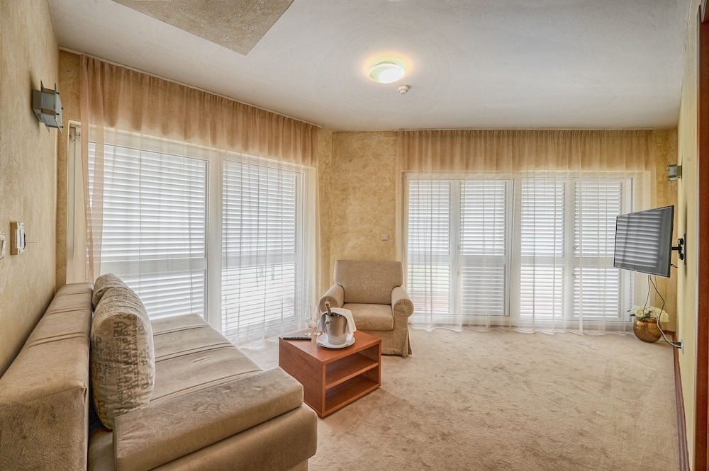 Suite, Non Smoking photo 2