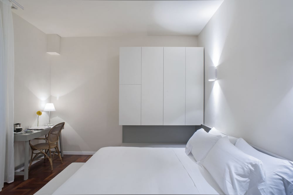 Design Double Room Single Use, 1 Queen Bed photo 2