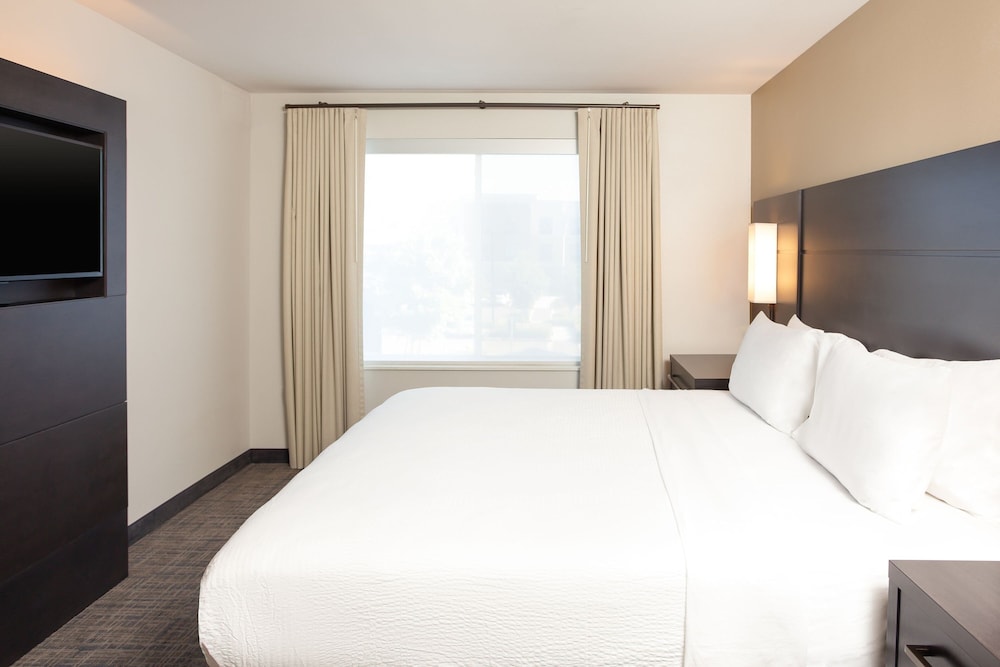 Suite, 1 Double Bed (Hearing Accessible)