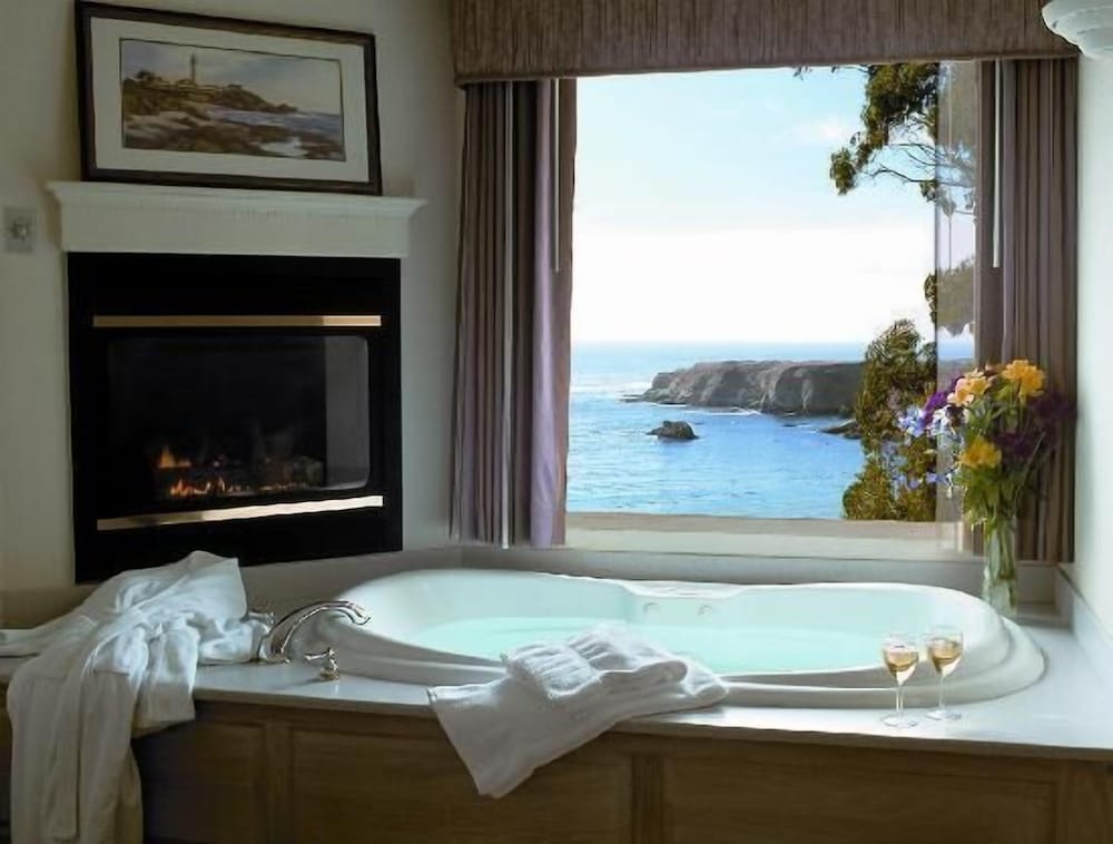 King Suite with Jetted Tub (Ocean View) photo 1
