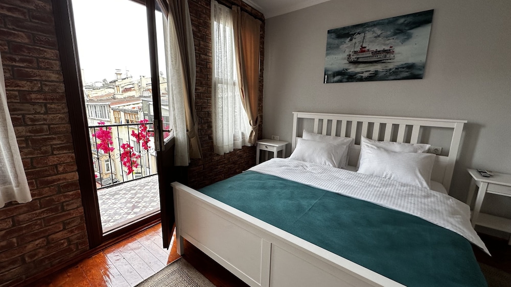 Panoramic Suite, Smoking, Balcony photo 1