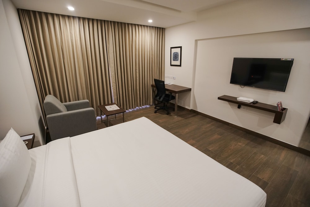 Executive Room - Photo 1