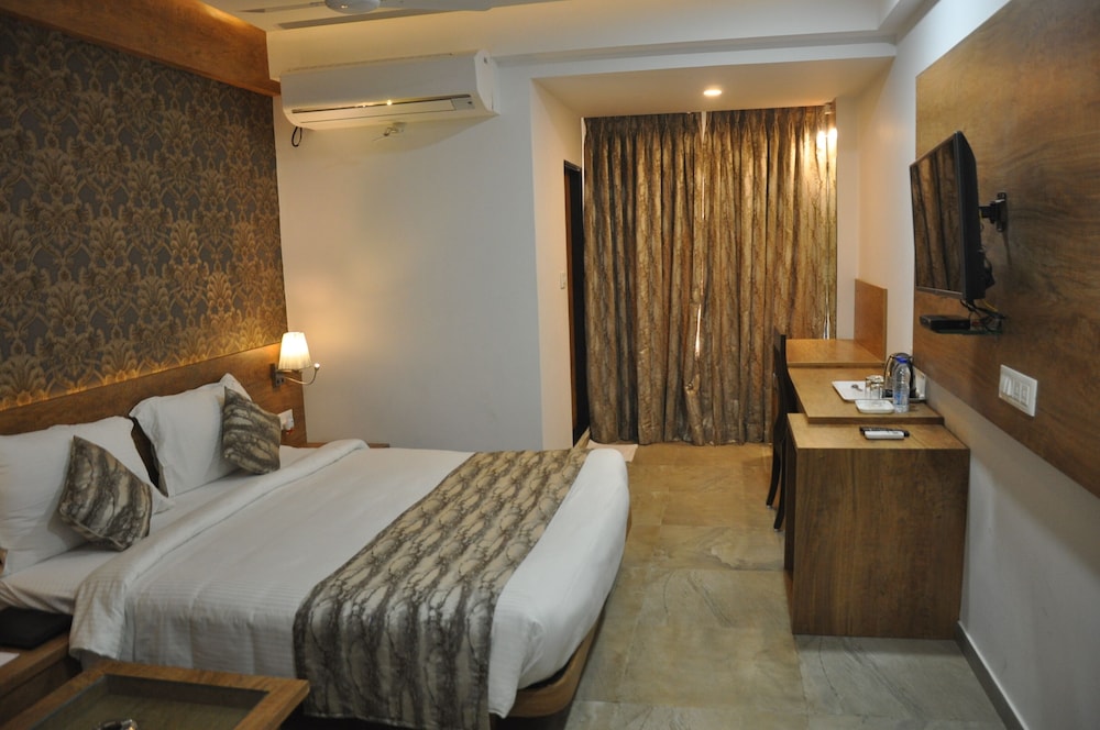 Deluxe Room - Photo 4