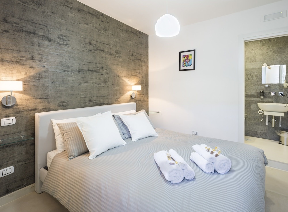 Classic Triple Room, Balcony