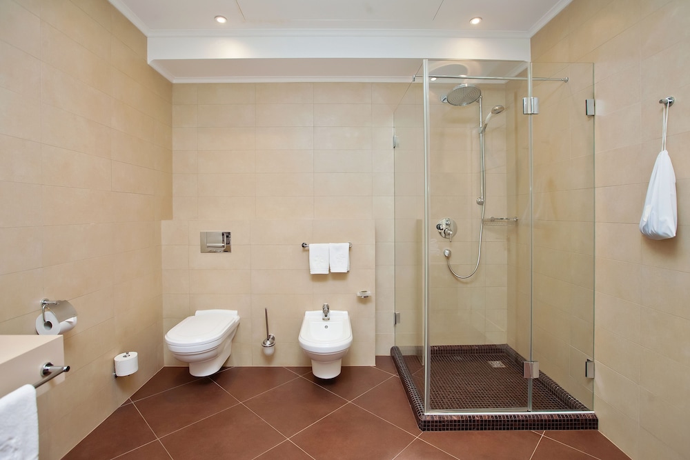Luxury Twin Room, 1 Bedroom, Balcony photo 2
