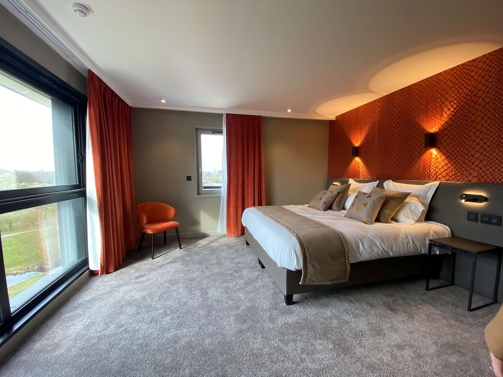 Junior Suite, 1 King Bed, Non Smoking, Bathtub - Photo 2