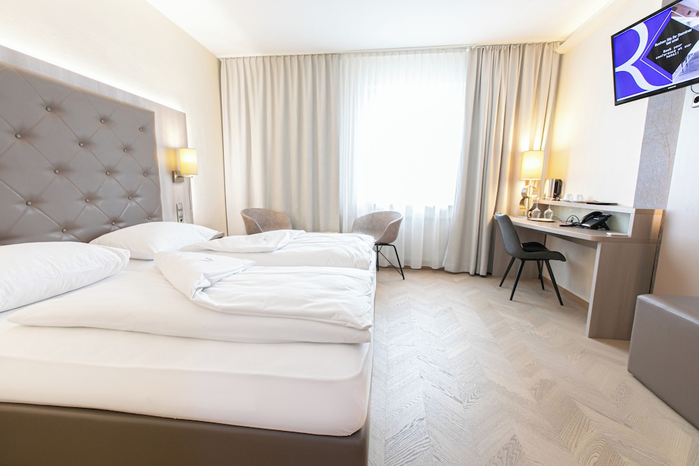 Business Double or Twin Room (air conditioning) - Photo 4