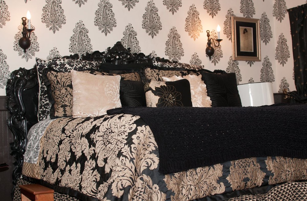 Deluxe Cabin, 1 King Bed photo 1