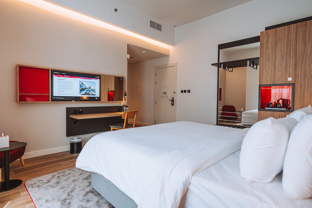 Deluxe Room with Terrace and Canal View