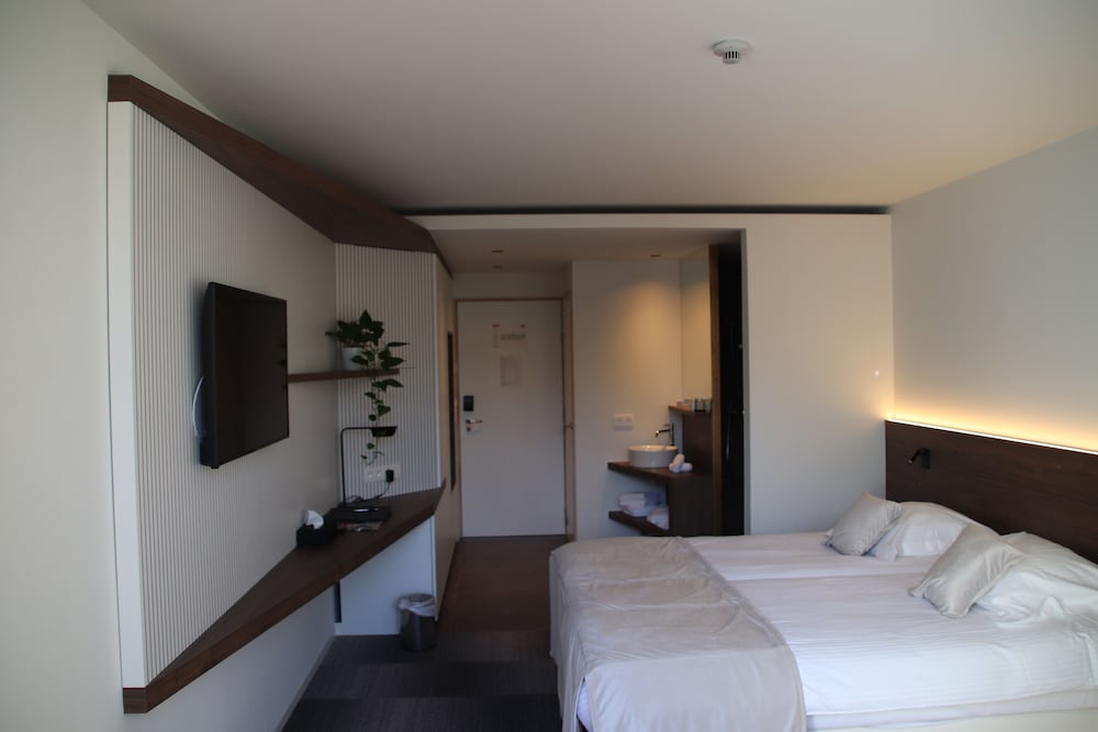 Classic Twin Room, 2 Twin Beds, Garden View, Garden Area photo 3