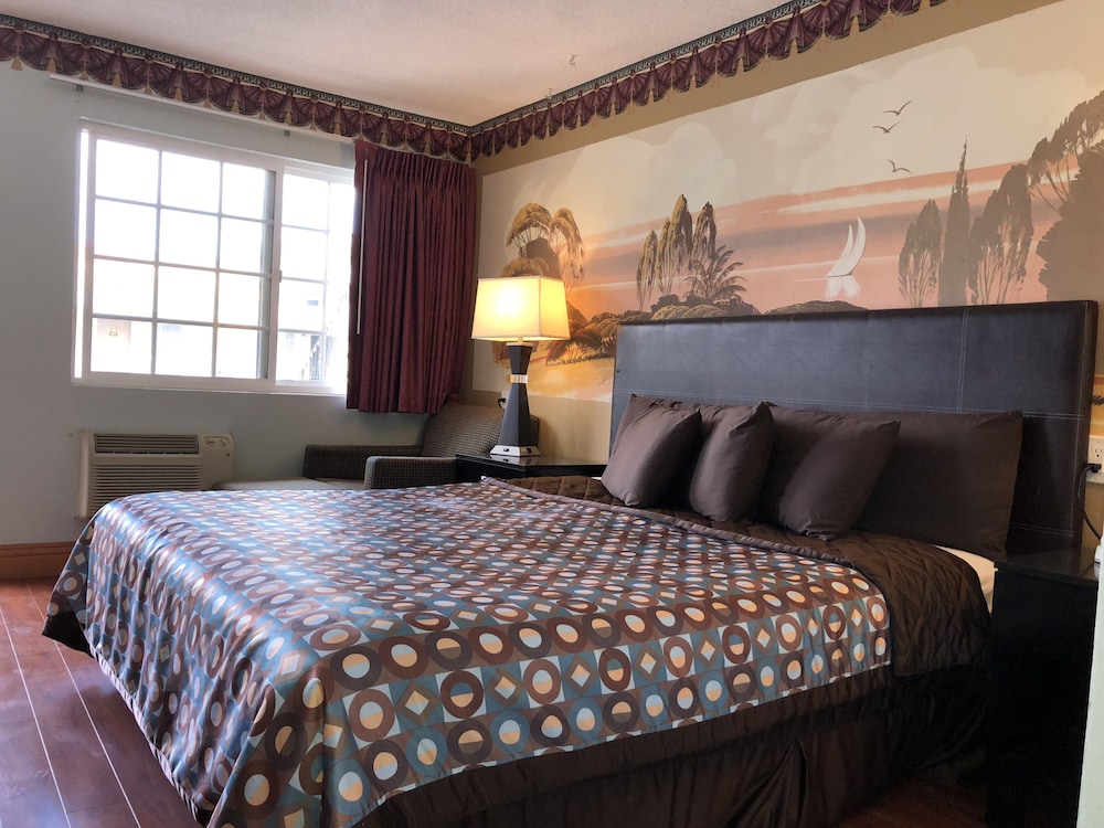 Standard Room, 1 King Bed