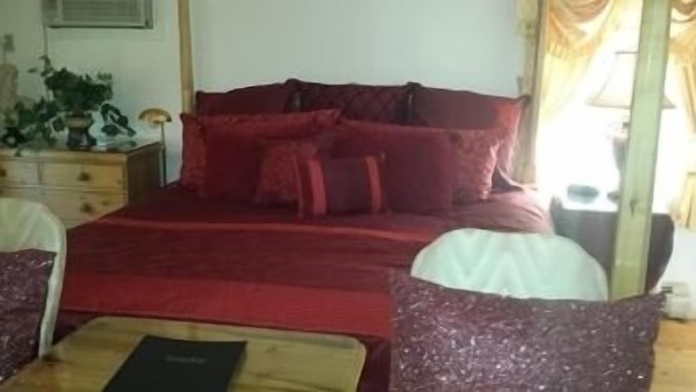 Suite, 1 King Bed, Porch photo 1
