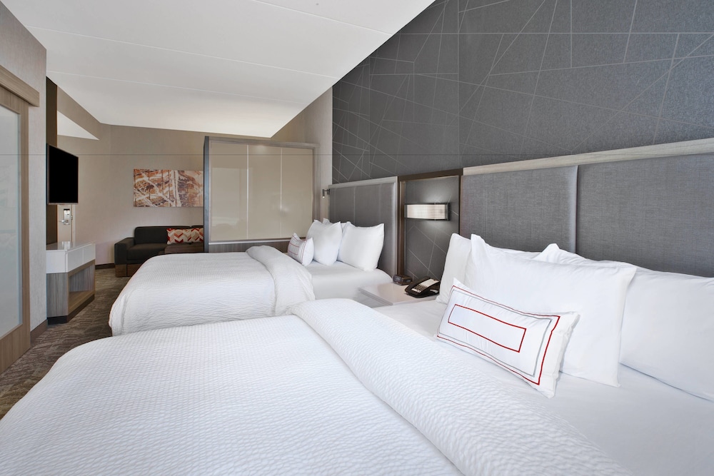 Studio, Multiple Beds