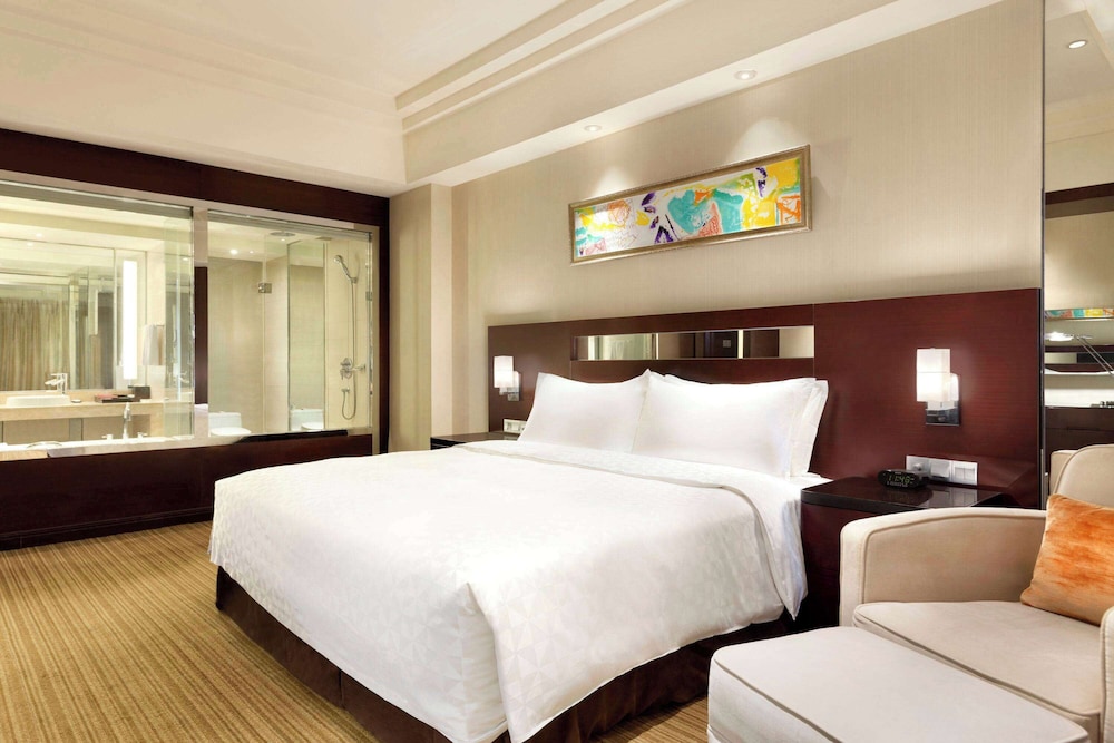 Business Room, 1 King Bed, Smoking photo 1