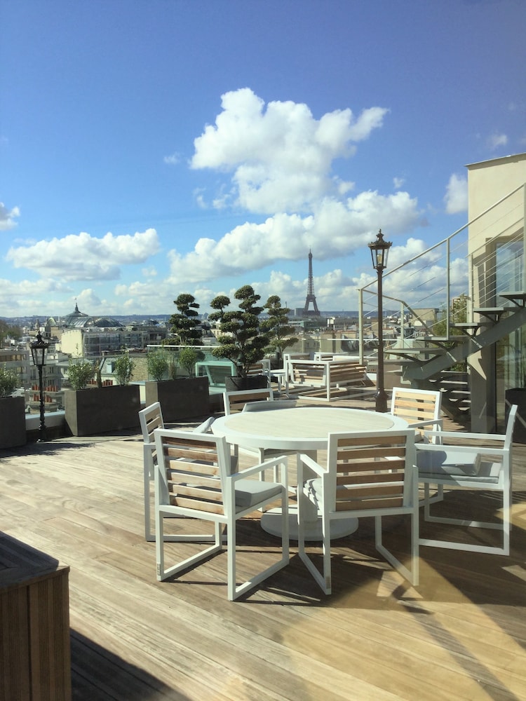 Penthouse (Bowmann Suite)