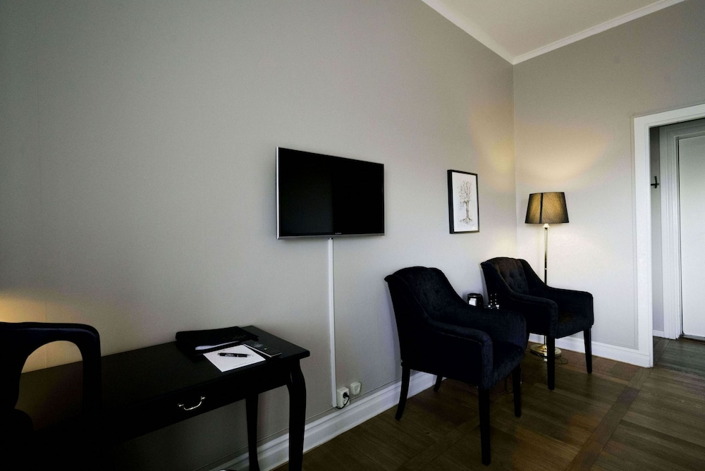 Double Room - Photo 10