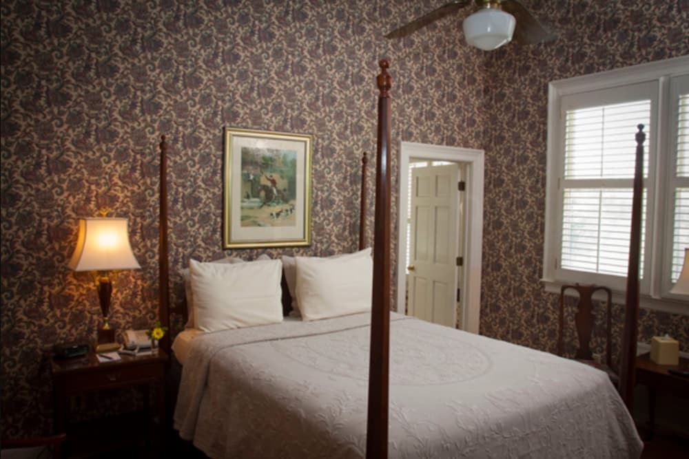 Hitch Hill Room