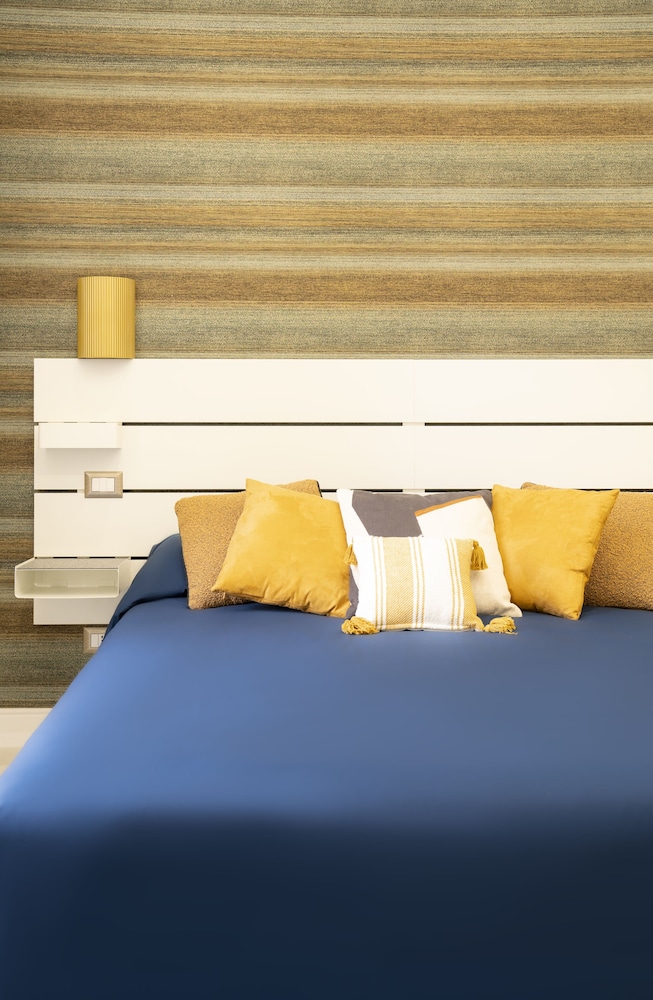 Elite Triple Room