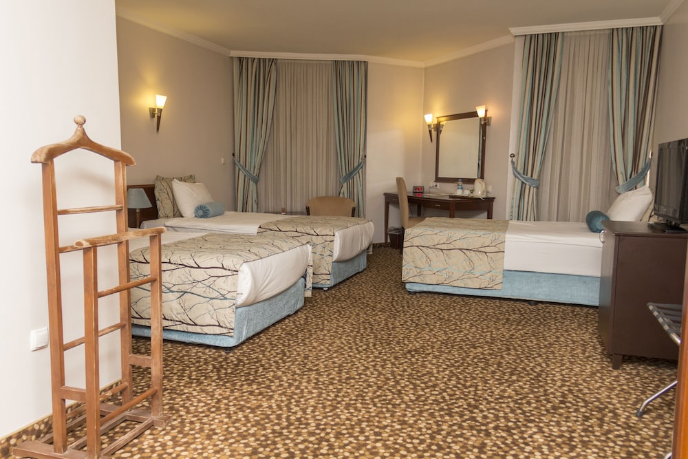 Standard Room, 3 Twin Beds, Balcony
