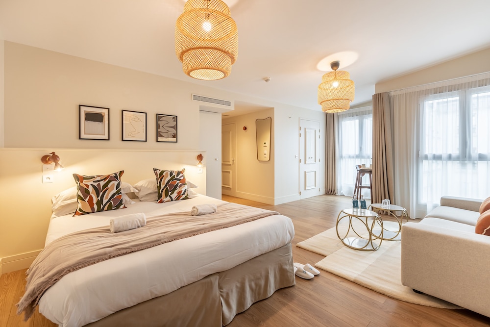 Deluxe Suite photo 1