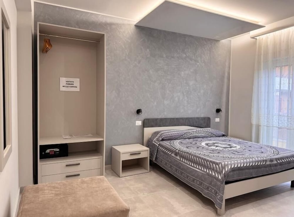 Comfort Room, Balcony, City View