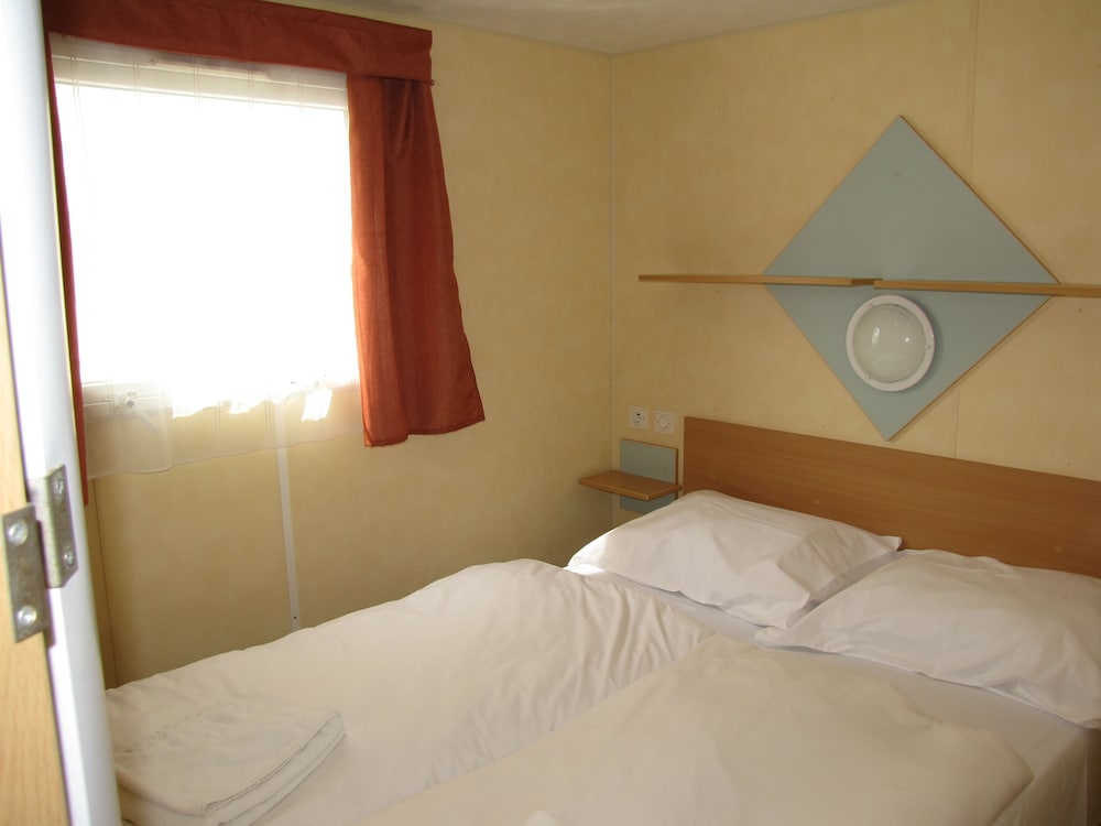 Basic Mobile Home photo 1