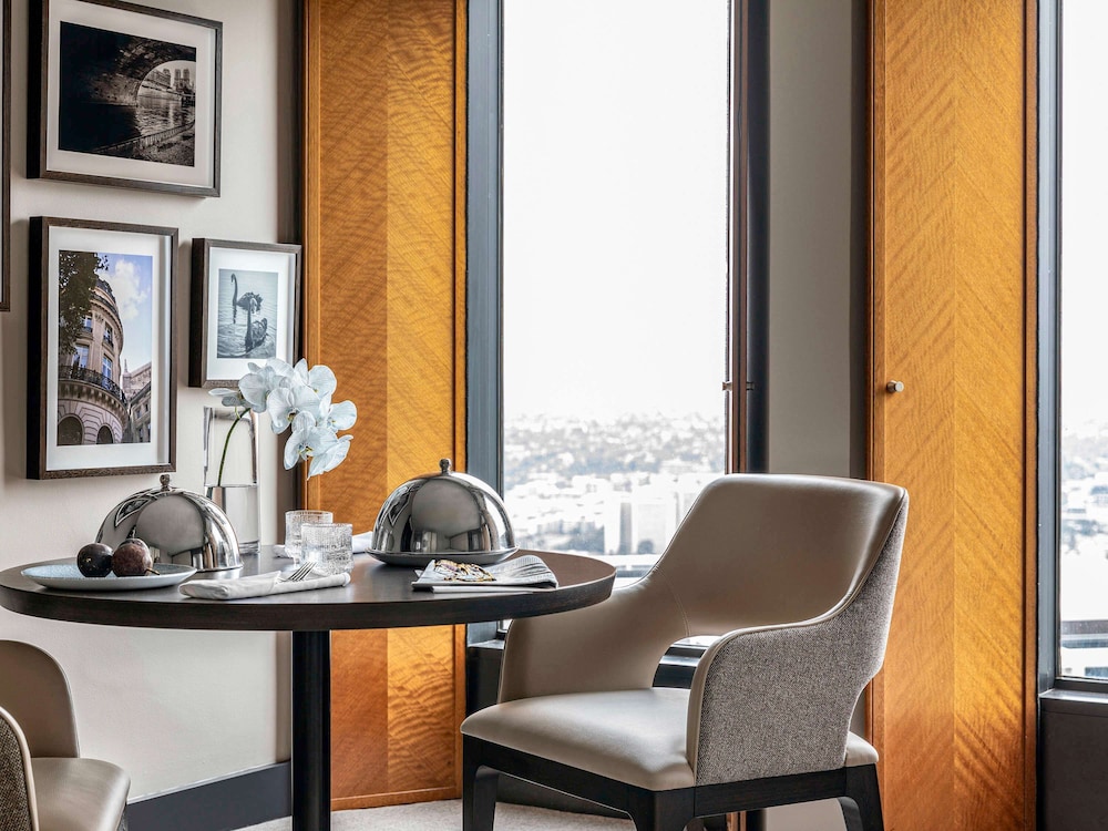 Club Suite, 1 King Bed, City View, Corner (Prestige Suite, Club Sofitel Access) thumbnail 5