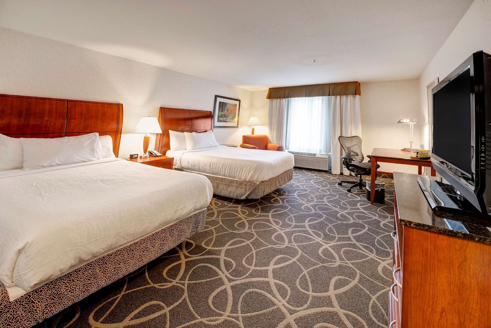 Standard Room, 2 Queen Beds (Mobility & Hearing, Roll-in Shower) - Photo 3