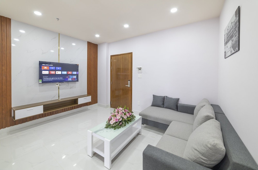 Economy Studio
