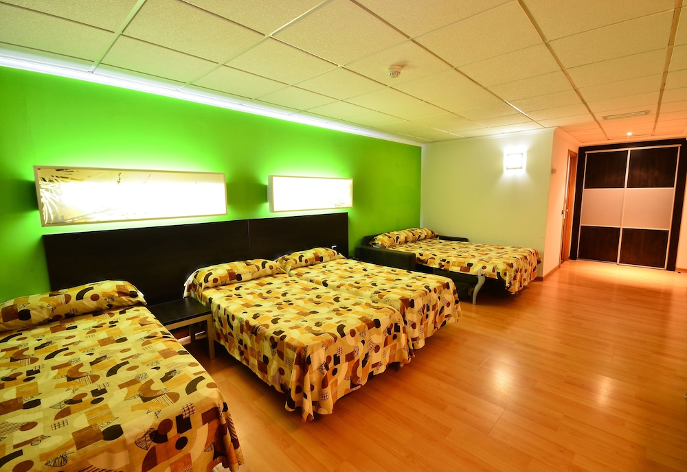 Double Or Twin Room (2 Adults) - Photo 2