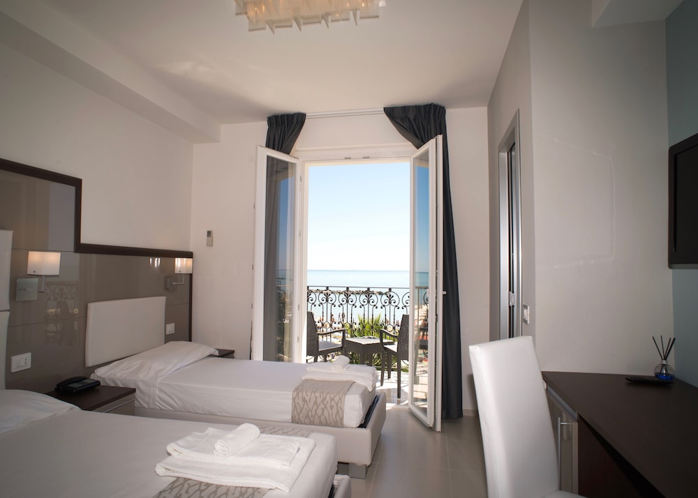 Deluxe Triple Room, Sea View