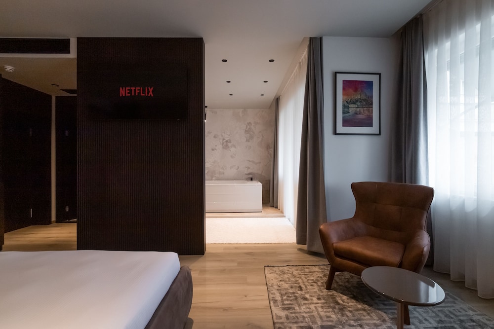 Luxury Studio Suite photo 1