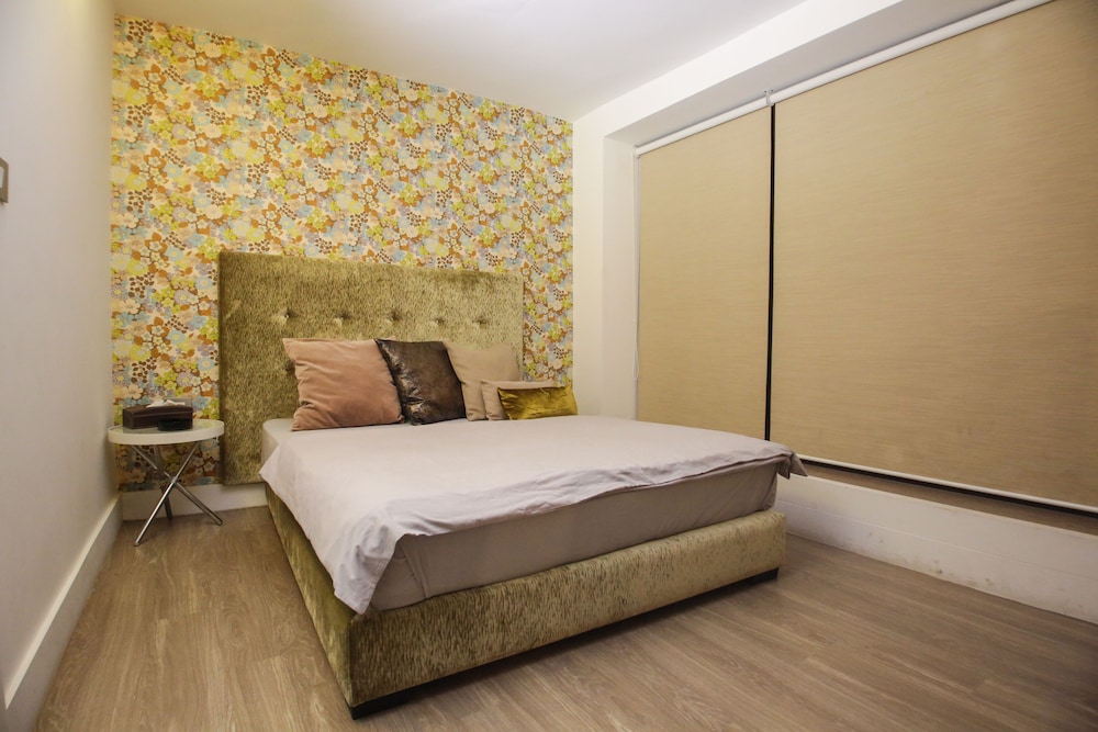 Basic Duplex, 2 Bedrooms, Smoking, Garden View