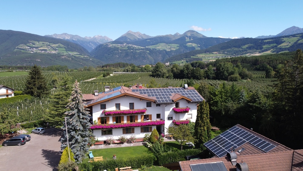 House, 2 Bedrooms, Accessible, Balcony photo 2